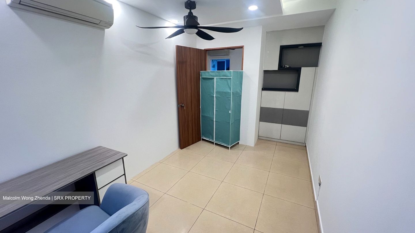 The Esparis (D18), Condominium #626991201